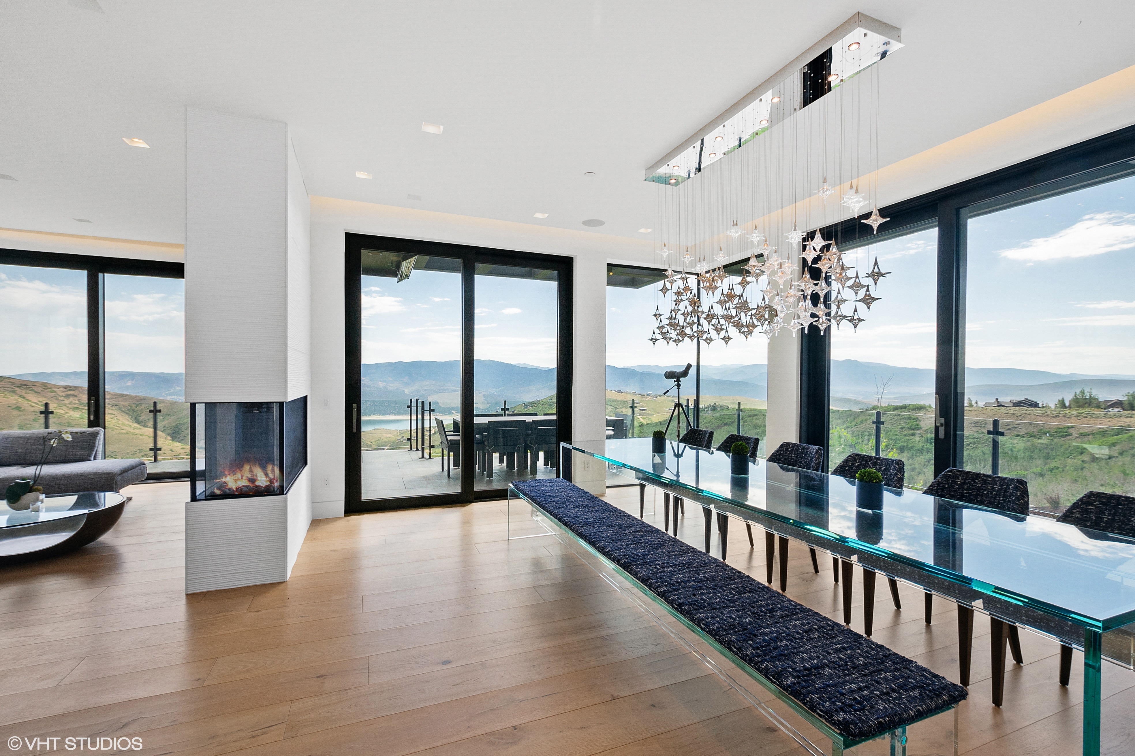 Beautiful Wide Plank White Oak Flooring in Kitchen